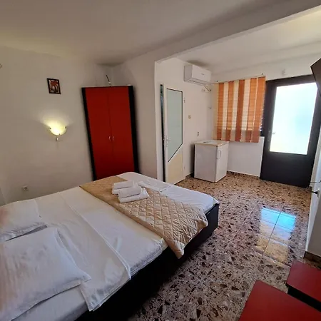 Πανσιόν Casa Family *