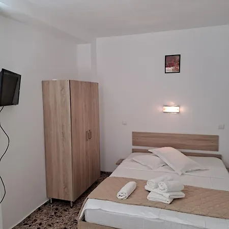 Πανσιόν Casa Family *