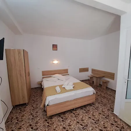 Casa Family Pensión *